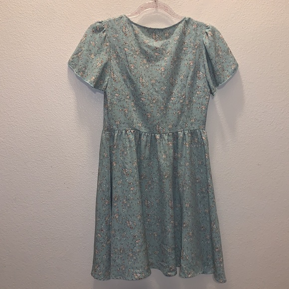 Shein green floral lightweight short sleeve mini dress - Picture 6 of 9